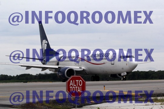 Desde la Pista del Aeropuerto internacional de Cancún
