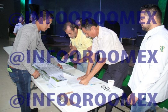 Entrega de Tarjetones Identificadores para Taxistas