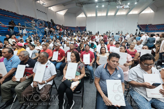 Entregan titulos de propiedad a familias solidarenses