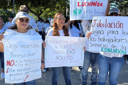 Maestros de Quintana Roo protestan