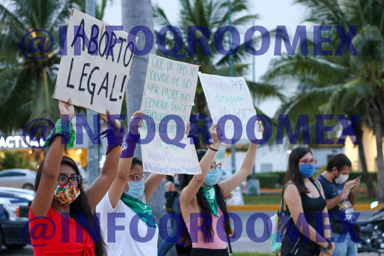 Mujeres “toman” de manera pacifica las calles de Chetumal y 