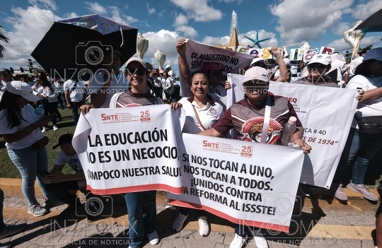 Trabajadores se manifestaron en la Glorieta del Ceviche